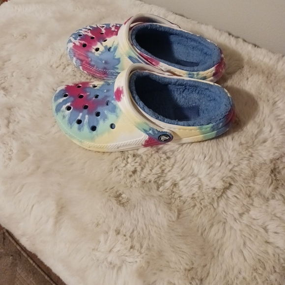 Vibrant Tie-Dye Crocs - Picture 6 of 6